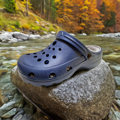 Clogs dunkelblau - warm gefüttert, sehr leicht, mit Fersenriemen